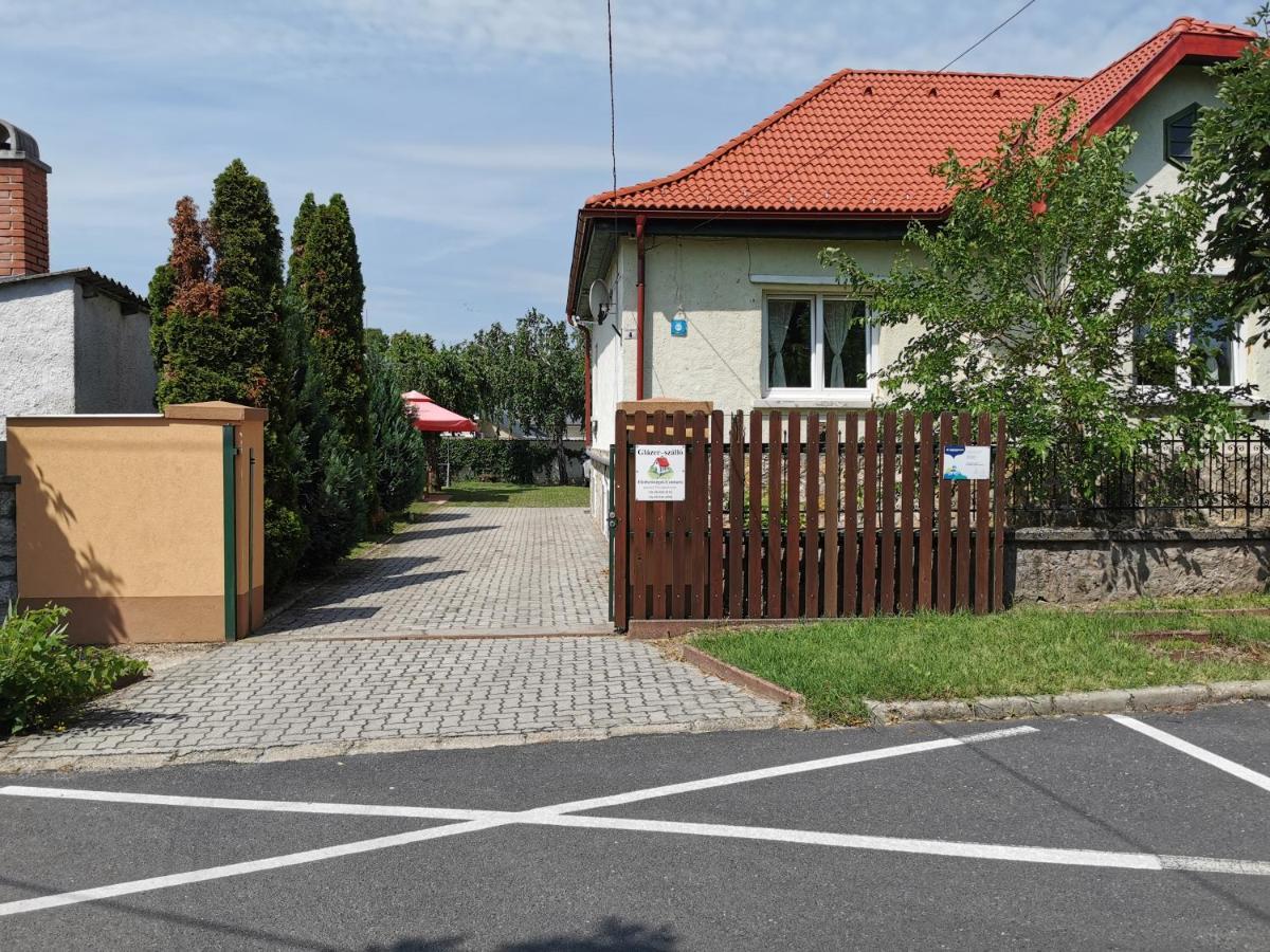 Glazer Szallas Tapolca Exterior photo